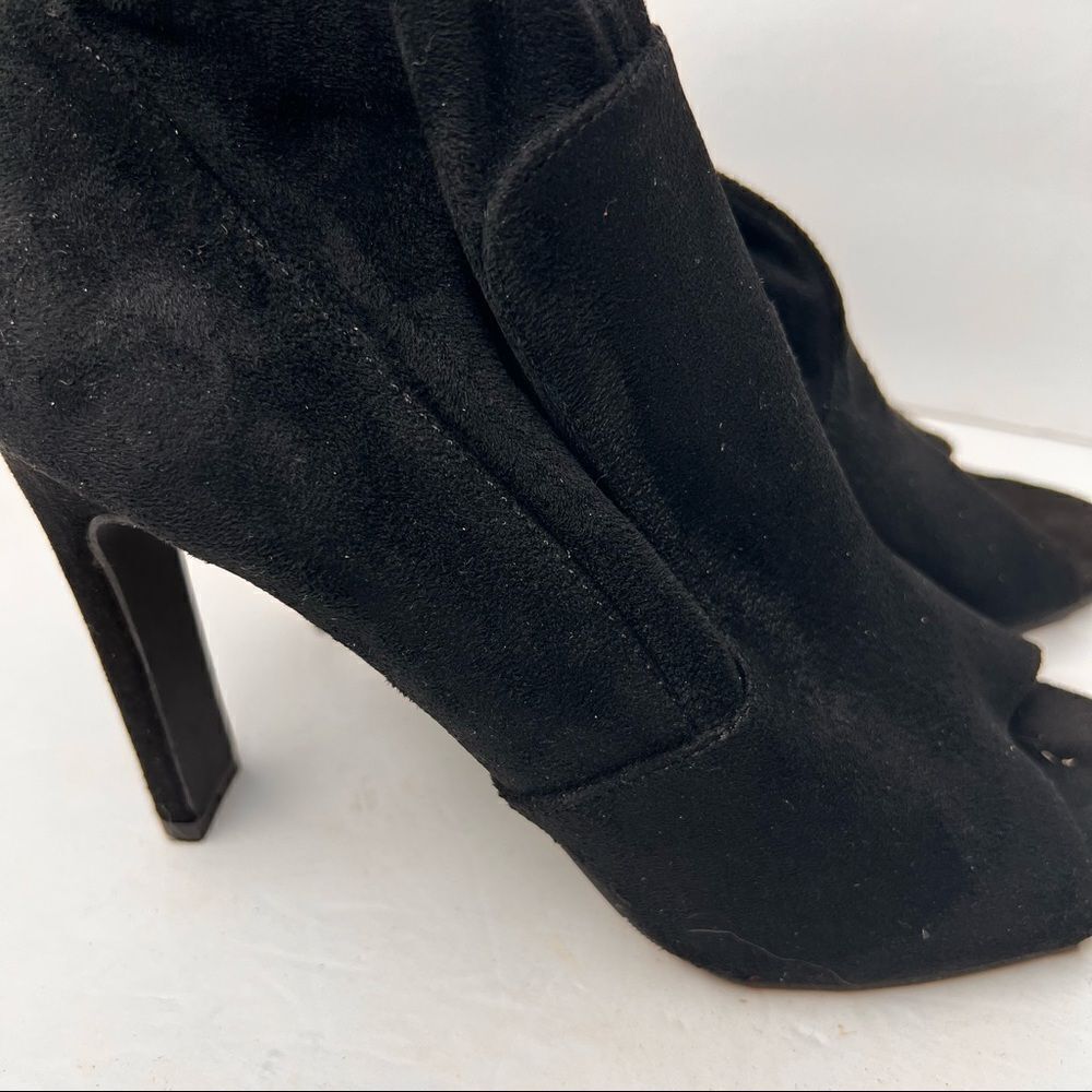 Forever 21 Women’s  US 8 Black Ankle Bootie Pre Owned, Microsuede Open Toe EUC - Picture 2 of 8